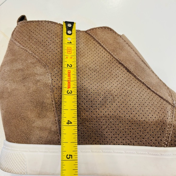 Steve Madden Tan Suede Wedge Sneakers size 10 - Picture 8 of 11